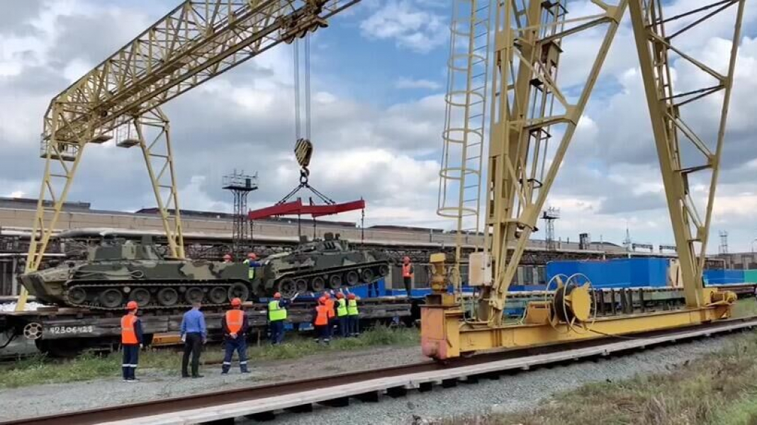 «Курганмашзавод» отправил в войска БМП-3 и БМД-4М, оснащенные допзащитой от БПЛА